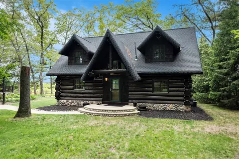 Exterior - 3210 E Rivers Edge, Newaygo, MI 49337 photo 4 of 8