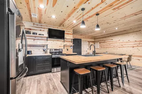 Kitchen - 3210 E Rivers Edge, Newaygo, MI 49337 photo 6 of 6