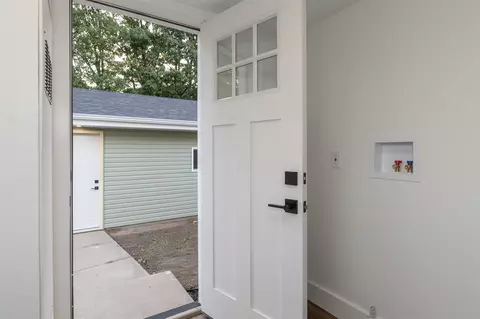 Entry Way - 12400 Quaker, Constantine, MI 49042 photo 6 of 6