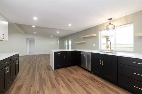 Kitchen - 12400 Quaker, Constantine, MI 49042 photo 2 of 4