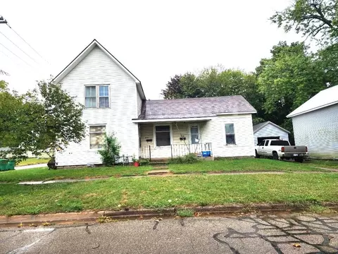 1200 Third, Three Rivers, MI 49093