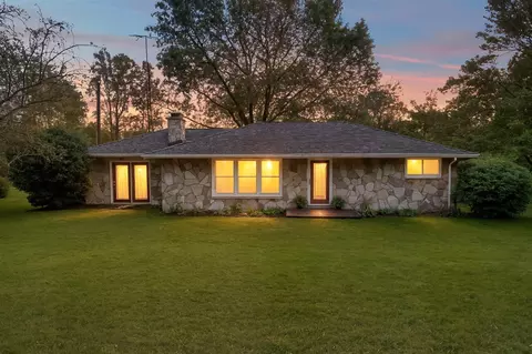 2931 W Hallett, Hillsdale, MI 49242