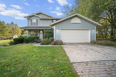 8965 Peck Lk, Saranac, MI 48881