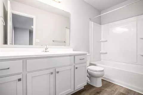 Bath - 921 Forest, Marshall, MI 49068 photo 3 of 3