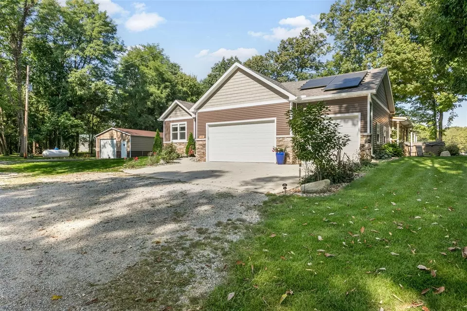 Exterior - 13480 Riverside, Constantine, MI 49042 photo 2 of 7