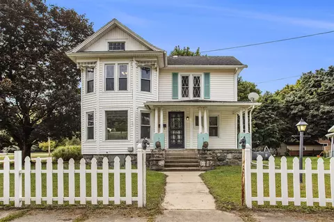 705 E Broadway St, Three Rivers, MI 49093