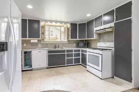 Kitchen - 705 E Broadway St, Three Rivers, MI 49093 photo 1 of 1