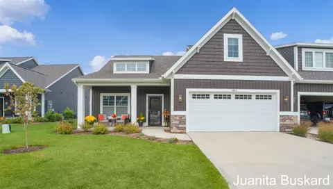 1451 Eagle Shr, Hudsonville, MI 49426