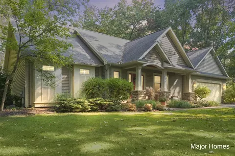 8703 Oakbrook, Rockford, MI 49341