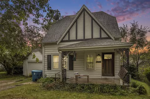 453 Fairview Ave, Kalamazoo, MI 49001