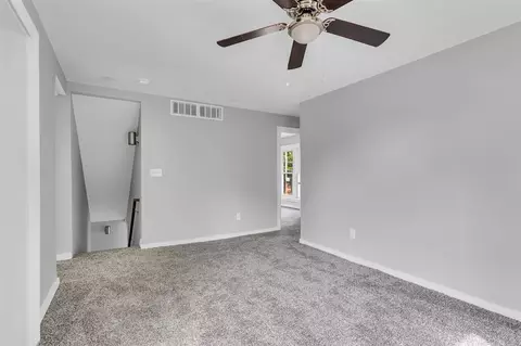 Living - 504 Second, Jackson, MI 49203 photo 9 of 9