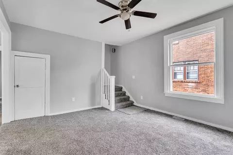 Living - 504 Second, Jackson, MI 49203 photo 6 of 9
