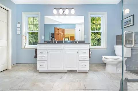 Bath - 17535 Bowdish, Gregory, MI 48137 photo 4 of 5