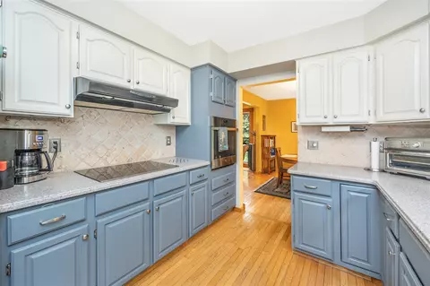 Kitchen - 17535 Bowdish, Gregory, MI 48137 photo 3 of 3
