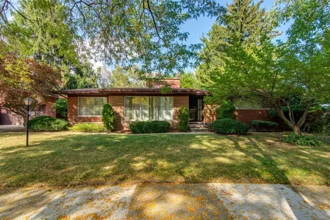 18941 Huntington, Harper Woods, MI 48225