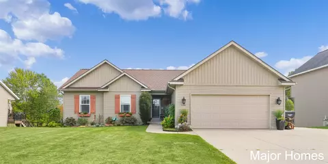 7104 Shady Knl, Caledonia, MI 49316