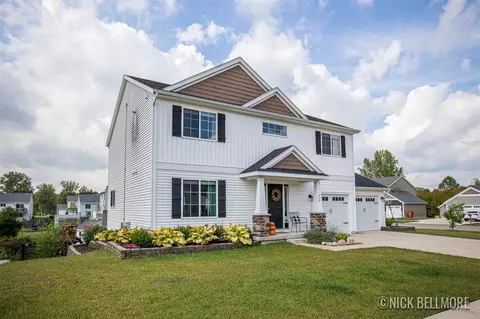 313 Hill Valley Ln, Sparta, MI 49345