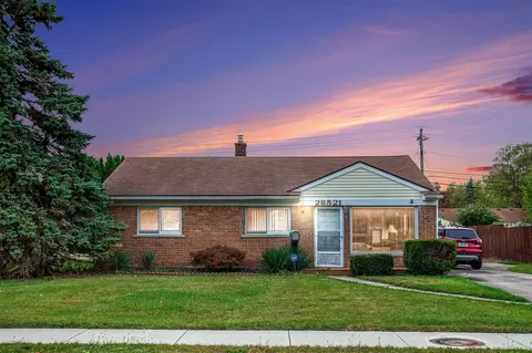 28521 Sutherland, Southfield, MI 48076