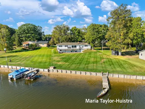 16040 Robrick, Grand Haven, MI 49417