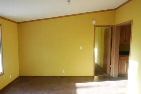 Living - 523 55th, Pullman, MI 49450 photo 4 of 5