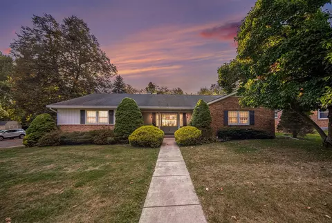 2148 Creglow, Jackson, MI 49203