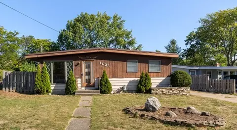 1023 Ariebill, Wyoming, MI 49509