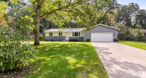 15858 Lake, Grand Haven, MI 49417