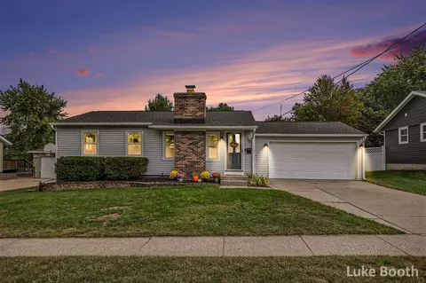 158 Lincoln, Rockford, MI 49341