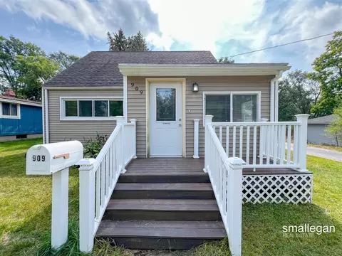 909 W Orange, Greenville, MI 48838
