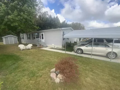 3884 Shoreham, Jackson, MI 49201