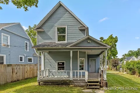 2201 Darwin, Grand Rapids, MI 49507