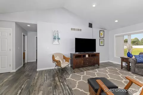 1101 E Tuttle, Ionia, MI 48846 photo 3