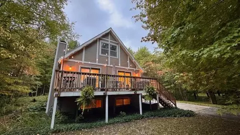 16183 Red Pne, Holland, MI 49424