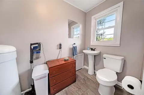 Bath - 6718 Clinton, Jackson, MI 49201 photo 1 of 2