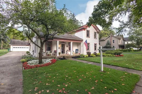 17 N Holcomb, Clarkston, MI 48346
