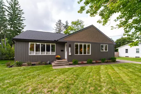 934 N Hudson, Lowell, MI 49331
