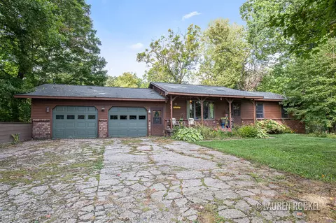 6194 W Long Lk, Belding, MI 48809