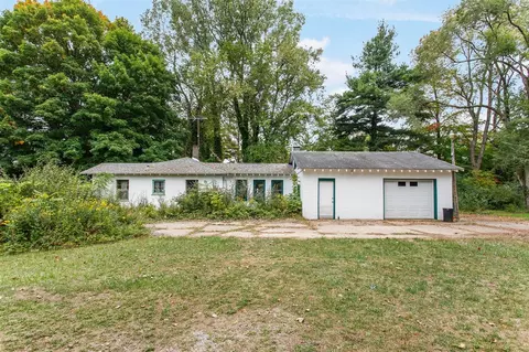 130 Blue Star, South Haven, MI 49090