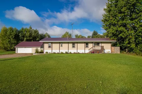 2665 N Cemetery, Cass City, MI 48726