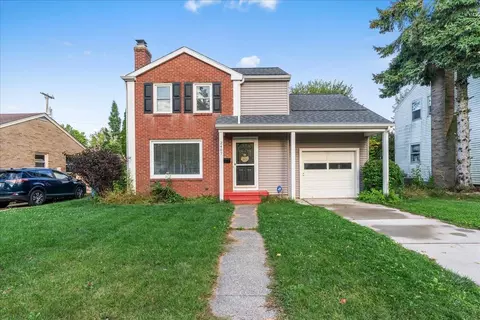 2407 Fairfax, Lansing, MI 48910