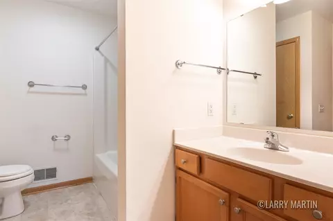 Bath - 664 Abbey Ml, Ada, MI 49301 photo 1 of 2