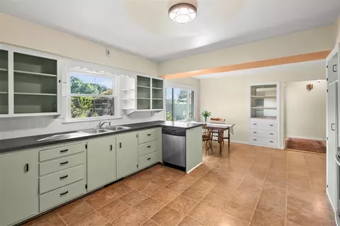 Kitchen - 248 Devon, Parchment, MI 49004 photo 2 of 3