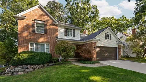 922 Pauline, Ann Arbor, MI 48103