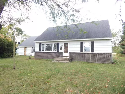 5525 Peach Rdg, Comstock Park, MI 49321