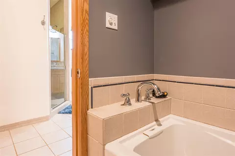 Bath - 5525 Oberlin, Gladwin, MI 48624 photo 8 of 10