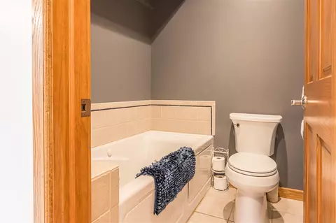 Bath - 5525 Oberlin, Gladwin, MI 48624 photo 7 of 10