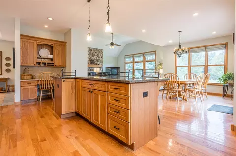Kitchen - 5525 Oberlin, Gladwin, MI 48624 photo 5 of 6
