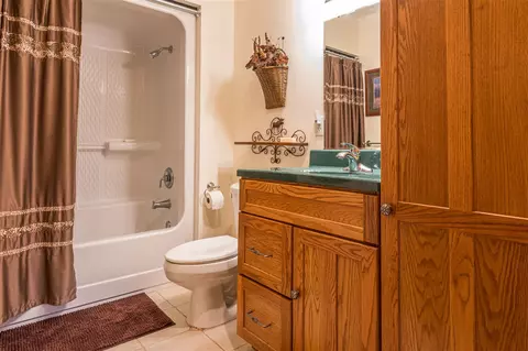 Bath - 5525 Oberlin, Gladwin, MI 48624 photo 9 of 10