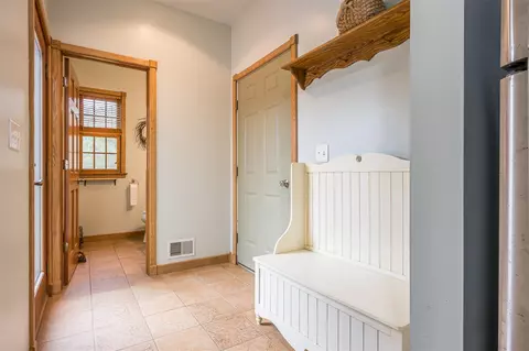 Entry Way - 5525 Oberlin, Gladwin, MI 48624 photo 8 of 15