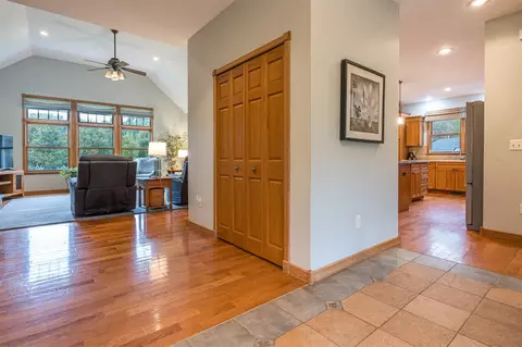 Entry Way - 5525 Oberlin, Gladwin, MI 48624 photo 2 of 15